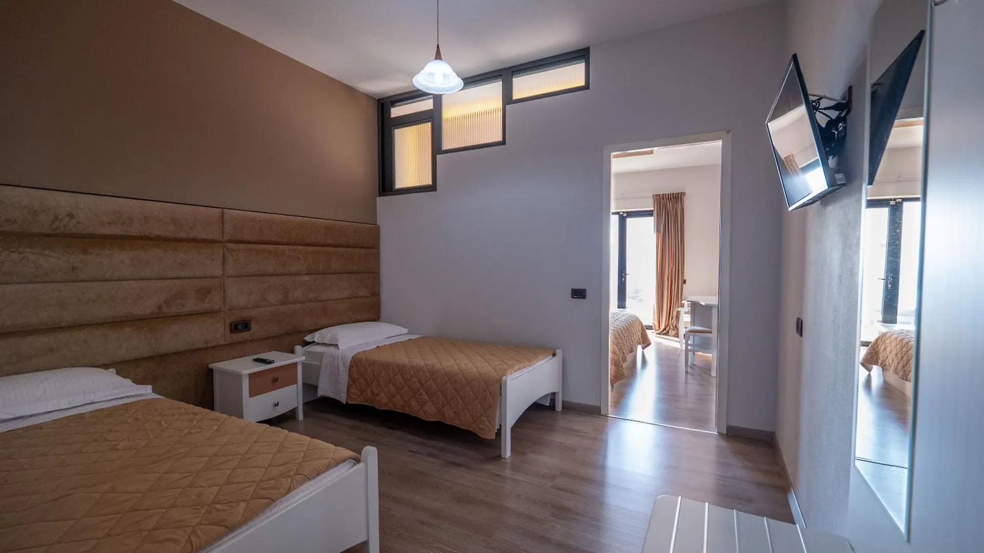 New Heaven Hotel Sarande 4*,