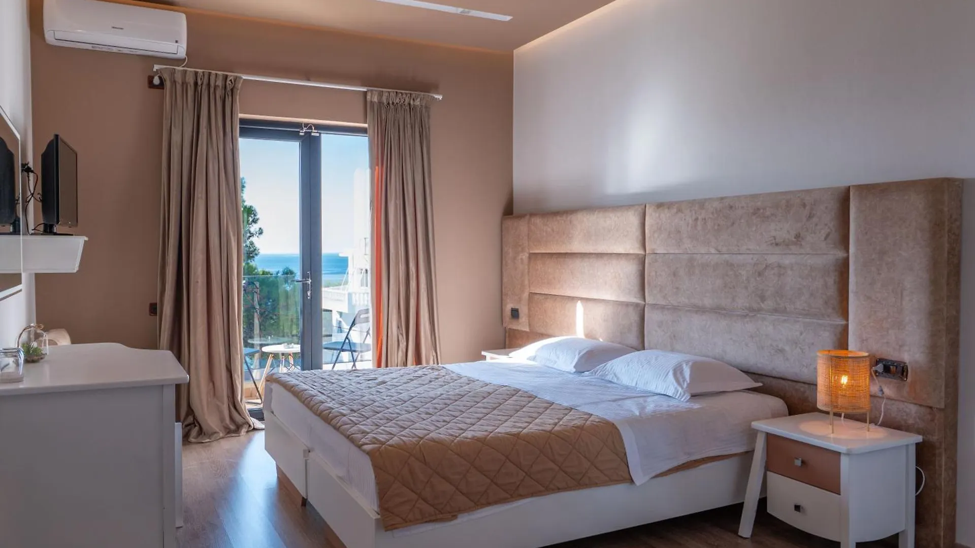 New Heaven Hotel Sarandë