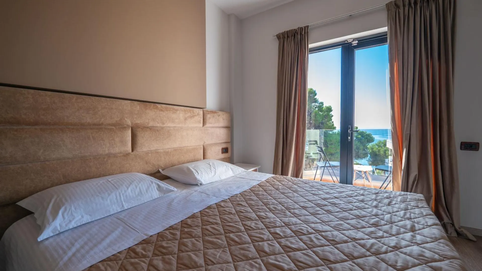 ****  New Heaven Hotel Sarandë Albanien