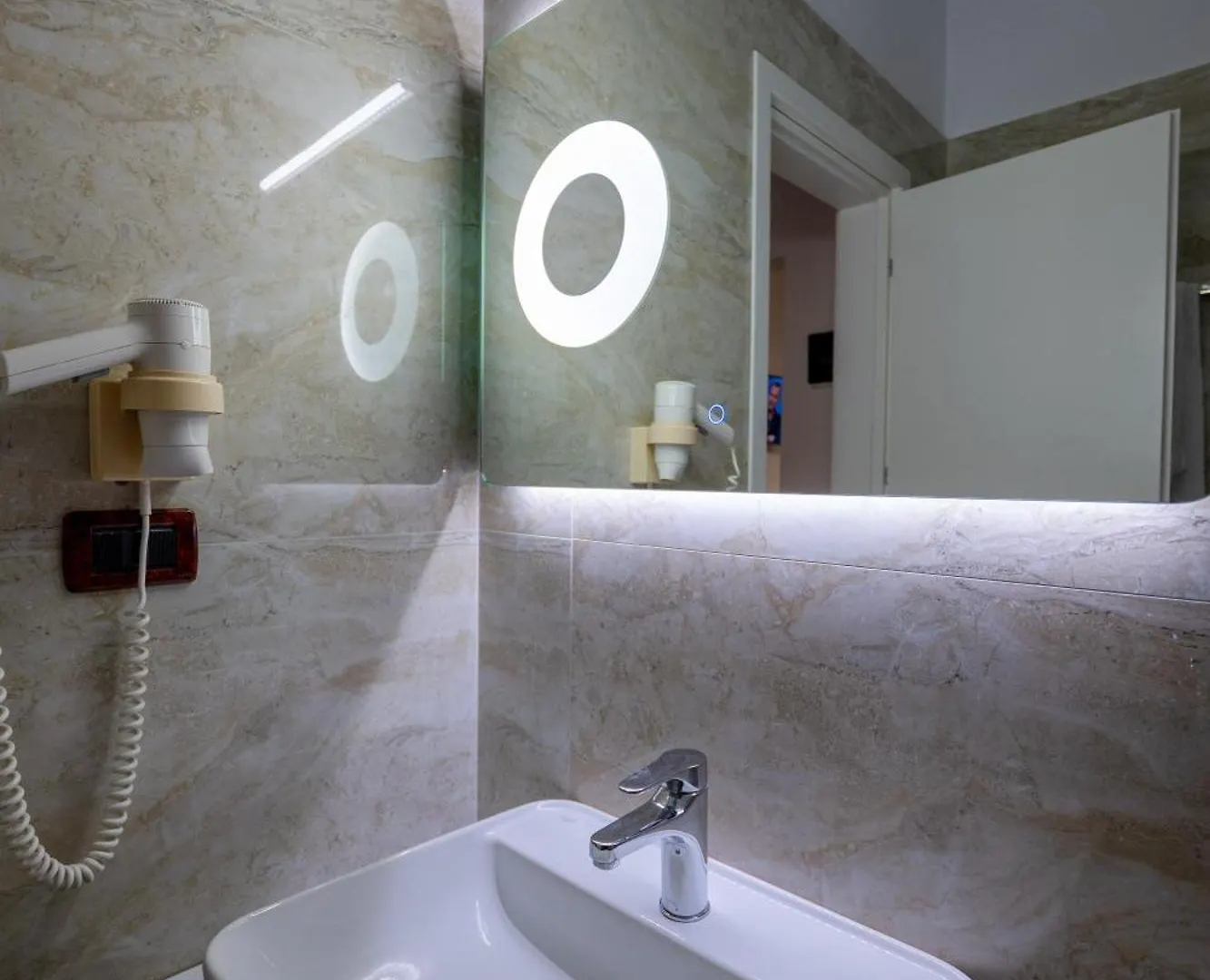 New Heaven Hotel Sarandë Albanien