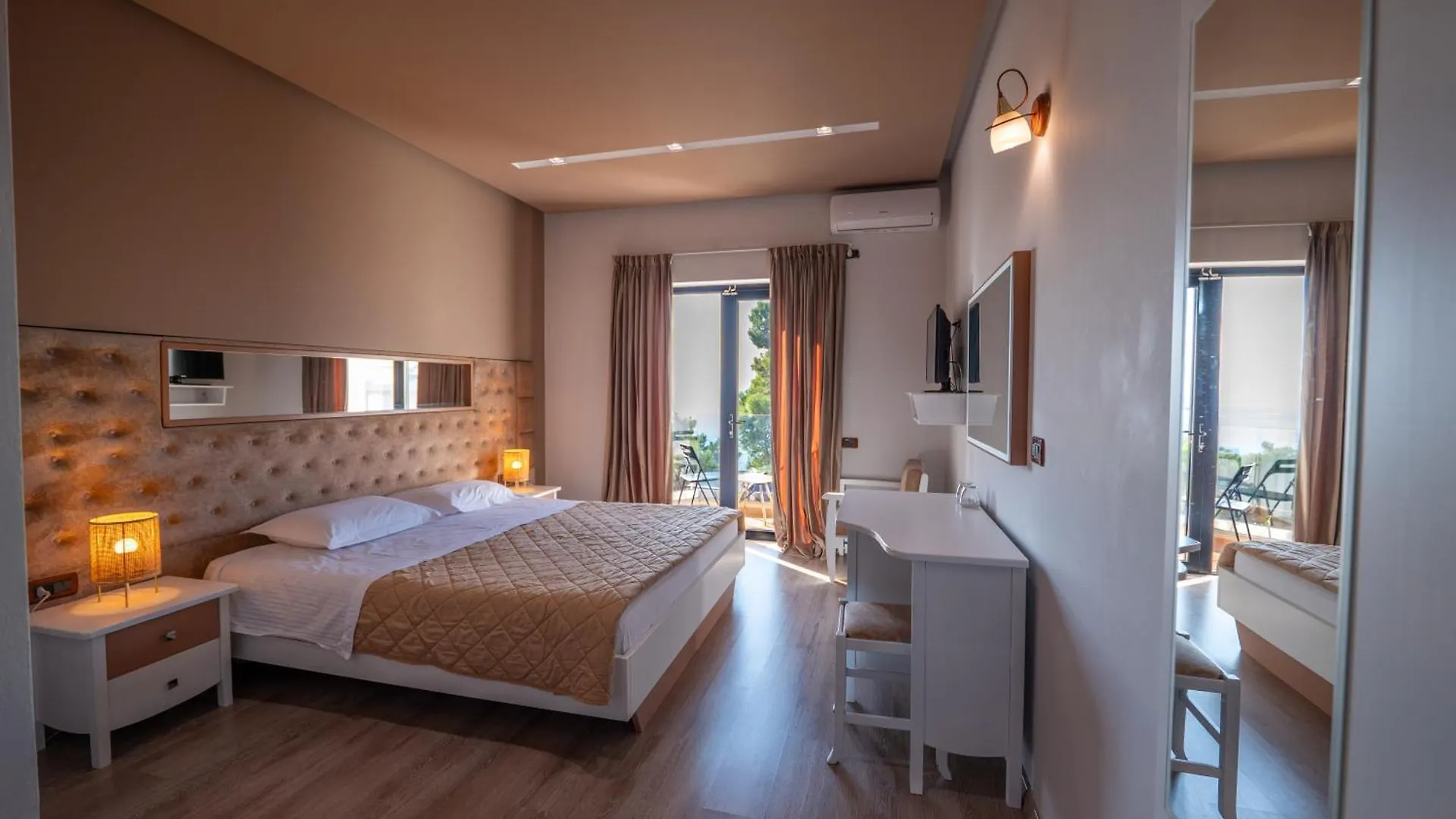 New Heaven Hotel Sarandë