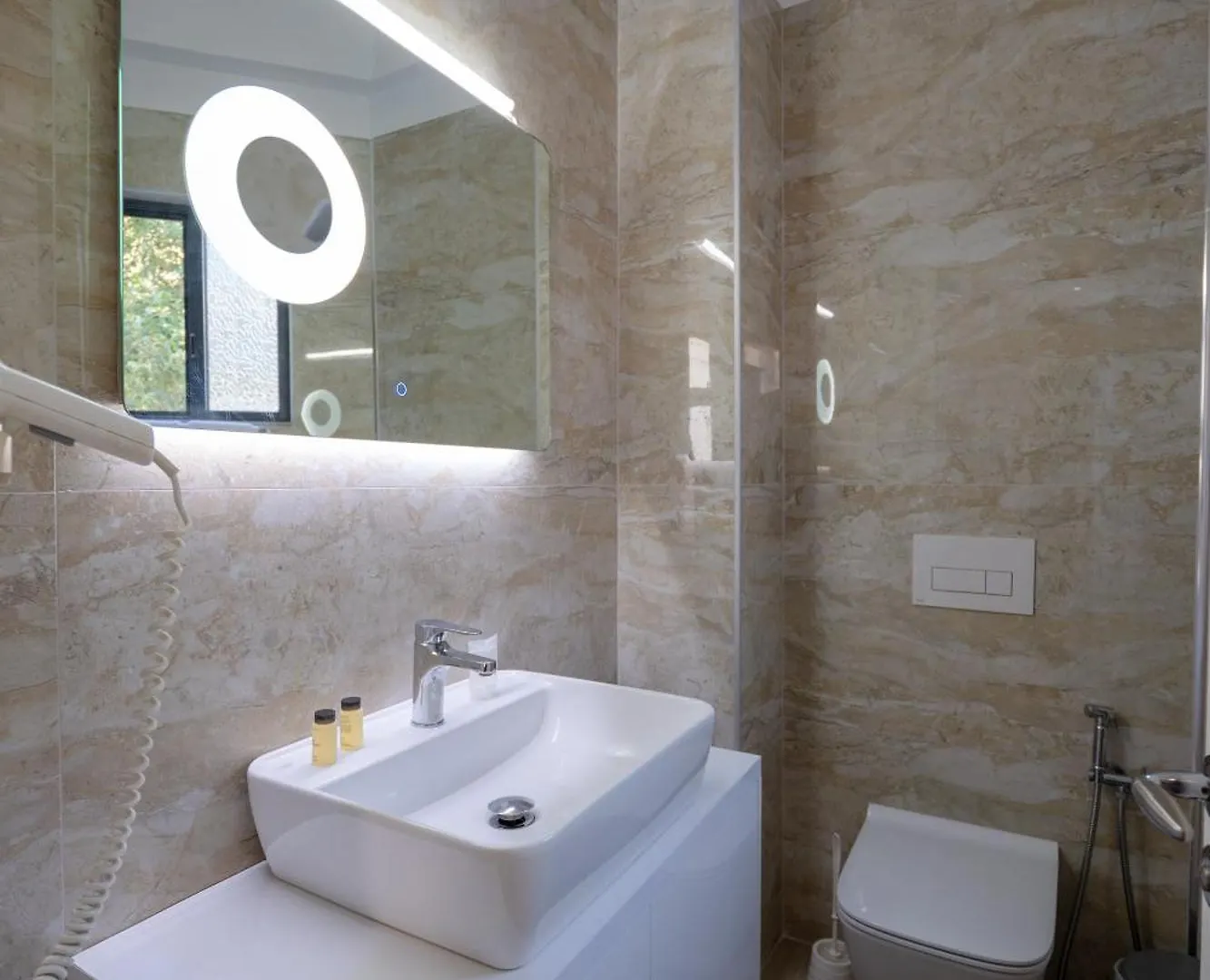****  New Heaven Hotel Sarandë Albanien