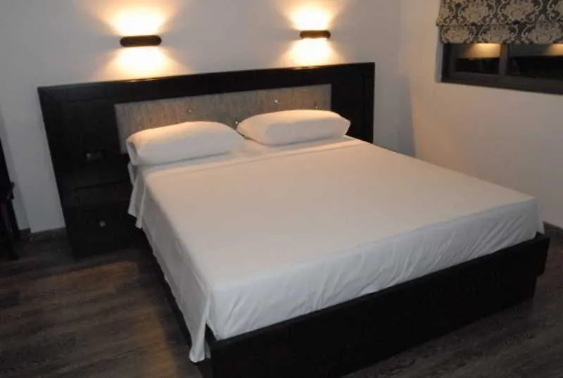 New Heaven Hotel Σαράντα